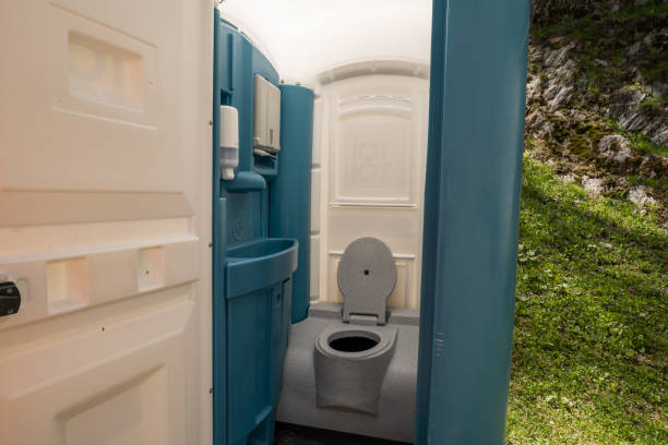 Portable Toilet Options We Offer in Rochester Institute Of Technology, NY